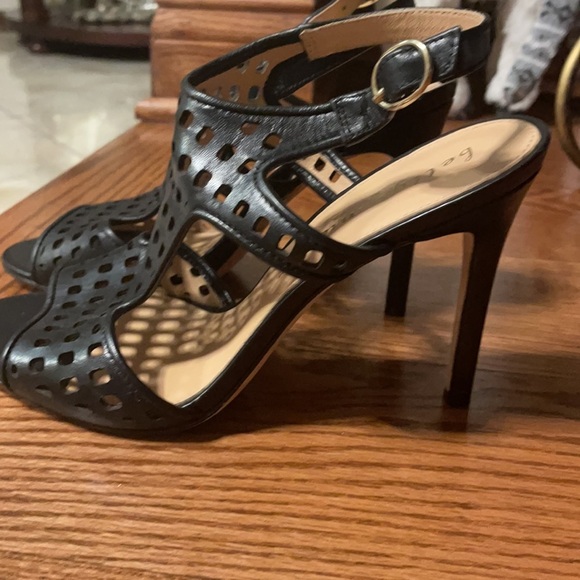 NEW Bettye Muller GENUINE leather open tie sandles.Black size 7M cut out design - Picture 8 of 9